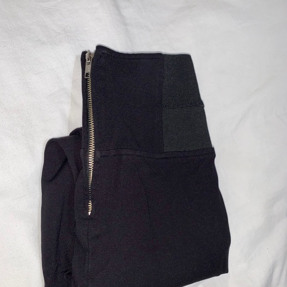 Guess black high waisted dress-leggings - Picture 2 of 3